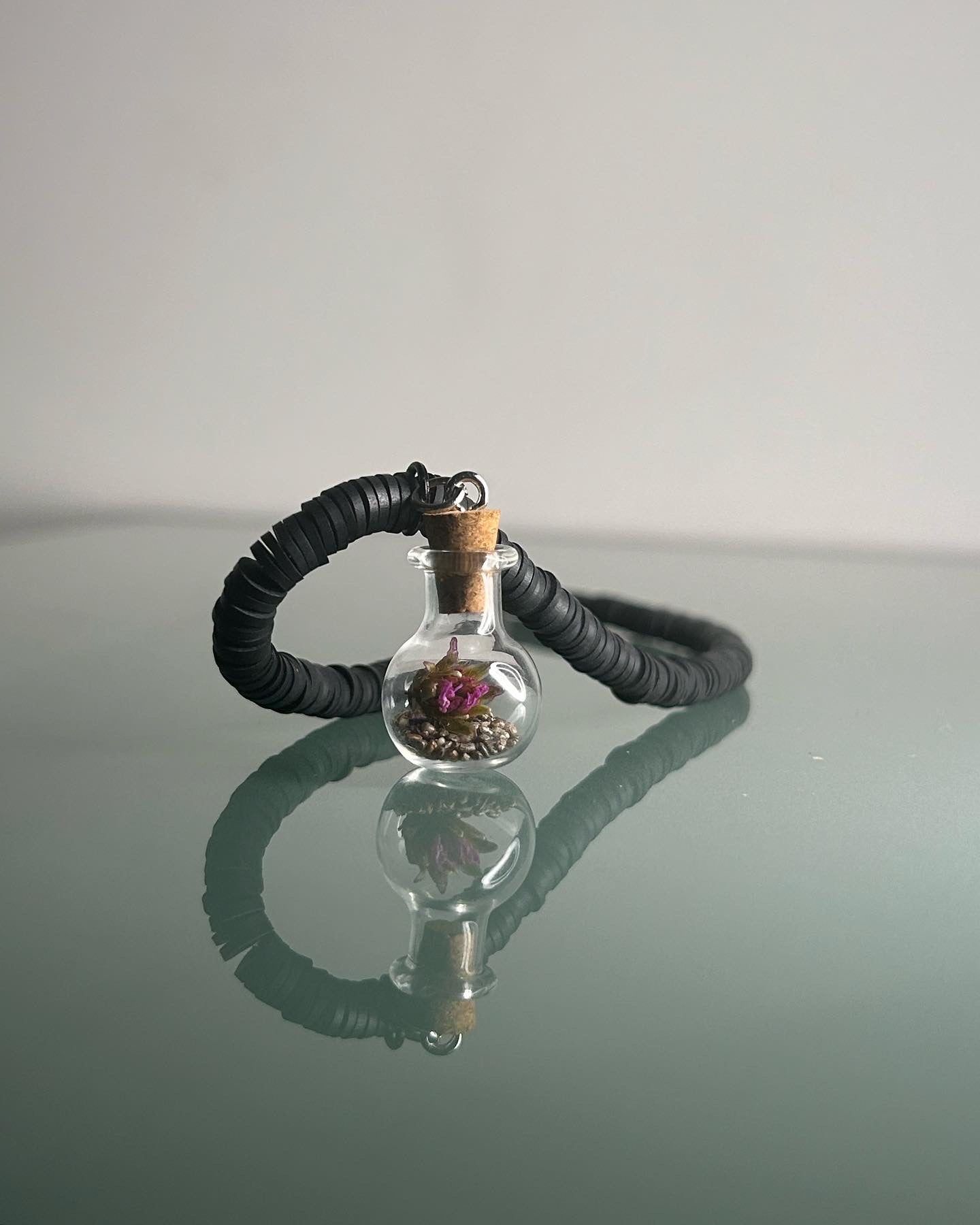 Necklace Black Flower Jar